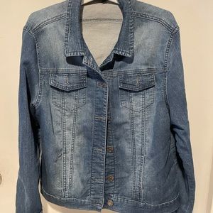 Jean jacket. Light wash